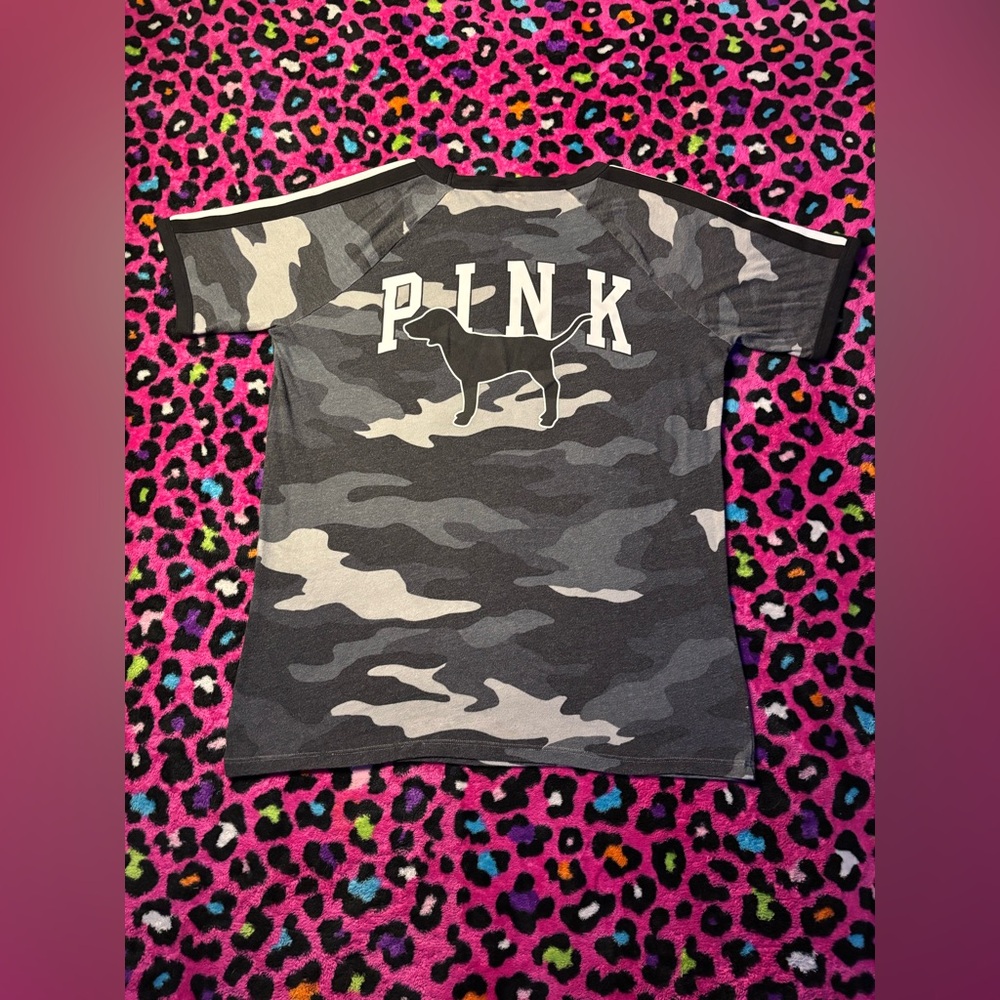 Medium Victoria’s Secret Grey and Black Camo T-Shirt - Picture 3 of 4